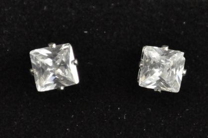 SQ CZ Stud - acrylic boxed (6mm /1 CT)