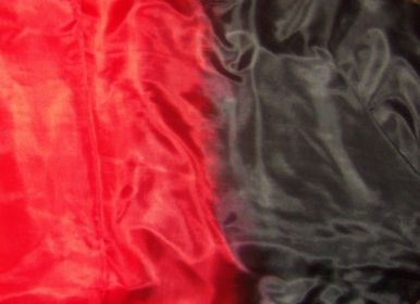 Silk Veil - Black / Red